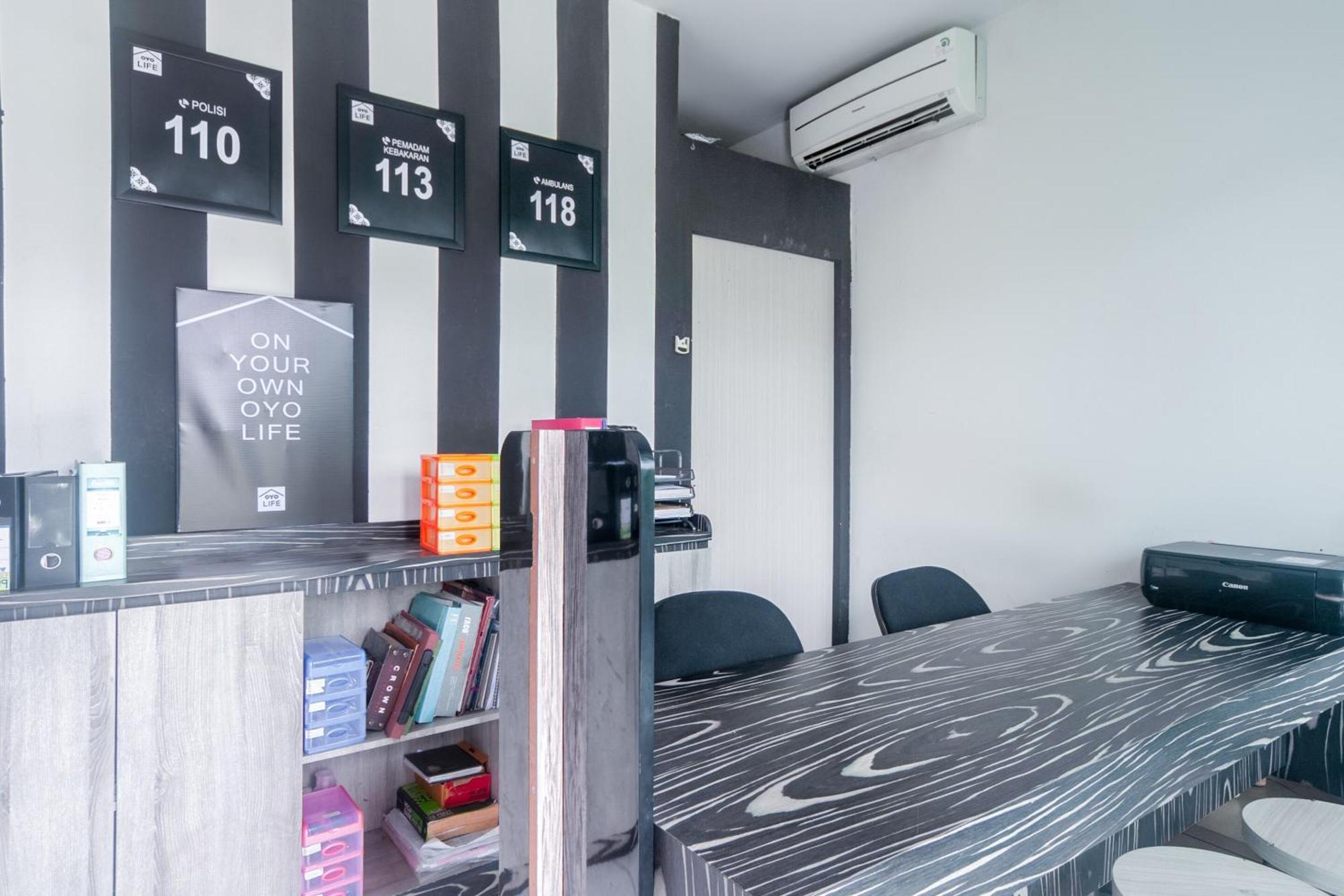 Oyo Life 2837 Dramaga Tower Bogor